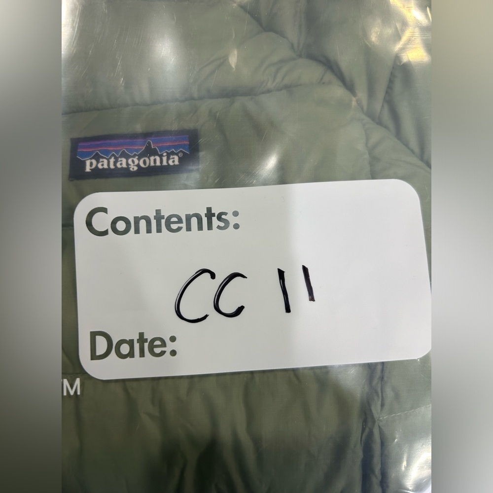 Patagonia Women’s XL Down Sweater Puffer Jacket Terrain Green NWT Puff - Picture 8 of 8